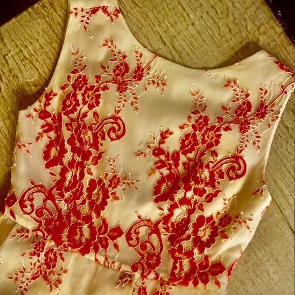 Alice + Olivia Fila Dress in Red/Natural. - Picture 7 of 9